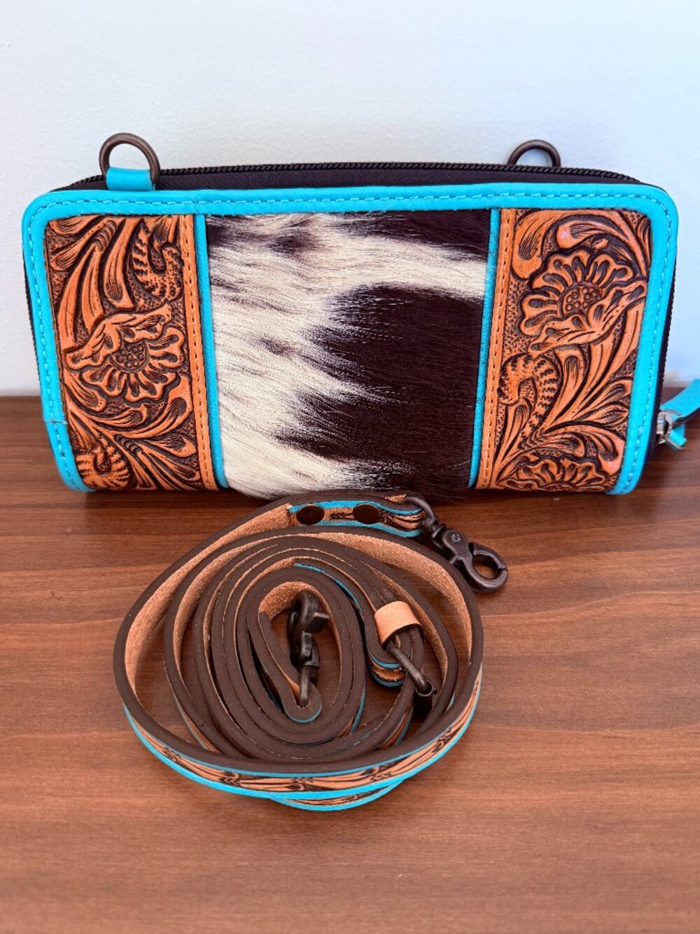 🤎 Genuine Tooled Leather & Cowhide Crossbody Wallet – Brand New 🤎